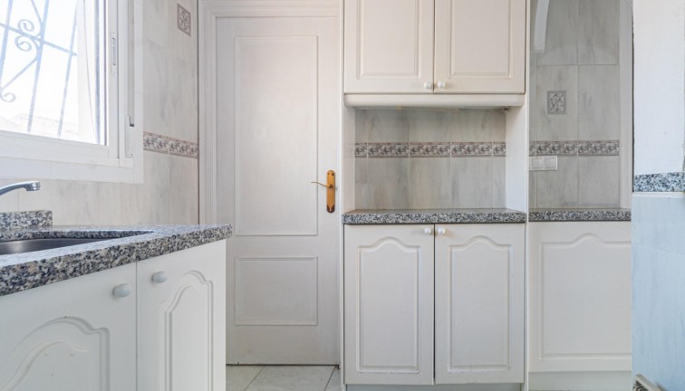 Återförsäljning -  Bostad - Översta våningen  - Torrevieja - Acequion