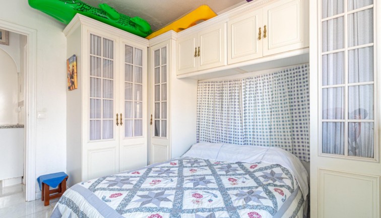 Återförsäljning -  Bostad - Översta våningen  - Torrevieja - Acequion