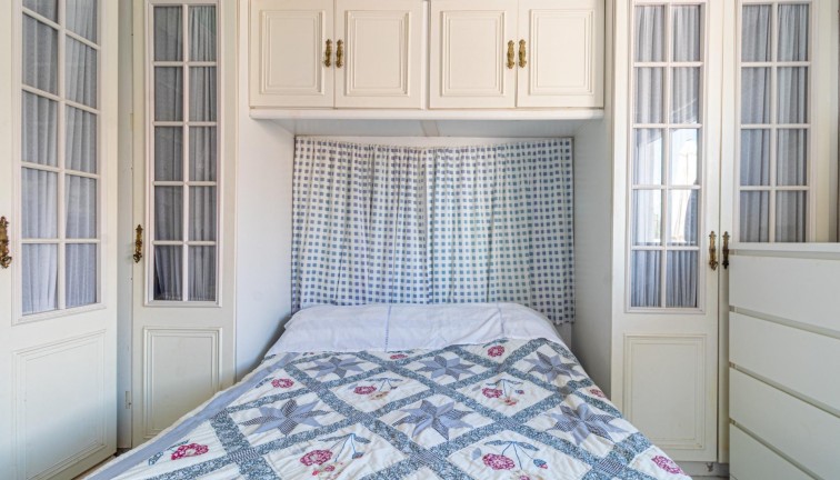 Återförsäljning -  Bostad - Översta våningen  - Torrevieja - Acequion