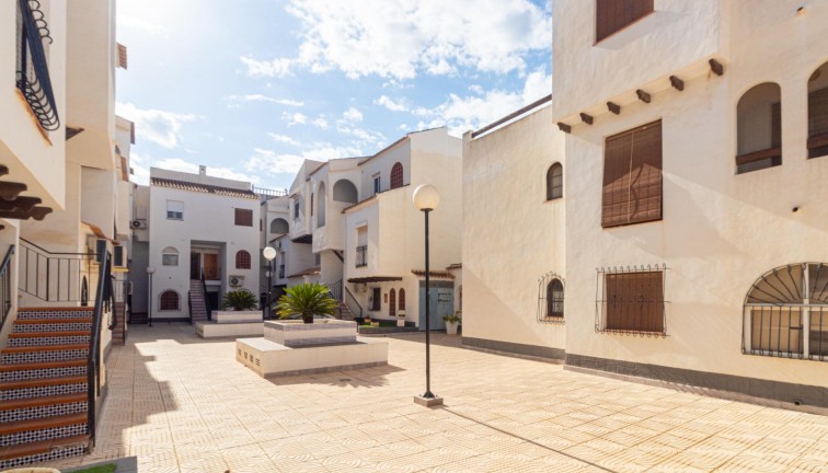 Återförsäljning -  Bostad - Översta våningen  - Torrevieja - Acequion