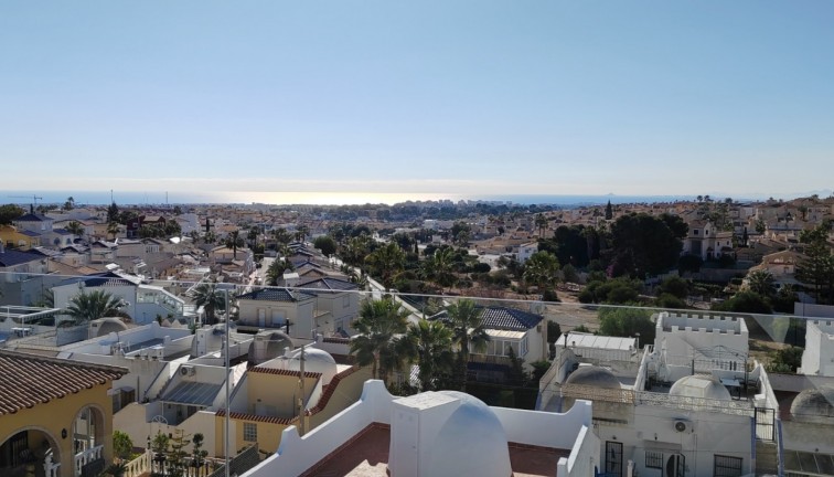 Uudistuotanto - Erillistalo - Orihuela Costa - Villamartín