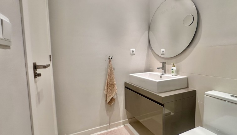 Resale - Apartment - Orihuela Costa - Villamartín