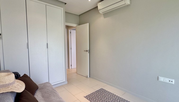 Resale - Apartment - Orihuela Costa - Villamartín