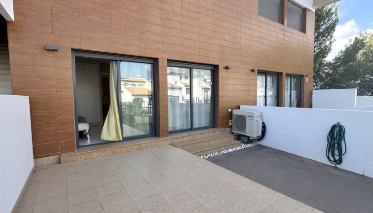 Resale - Apartment - Orihuela Costa - Villamartín