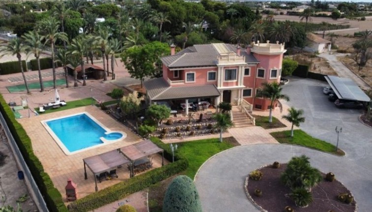 Resale - Chalet - Elche