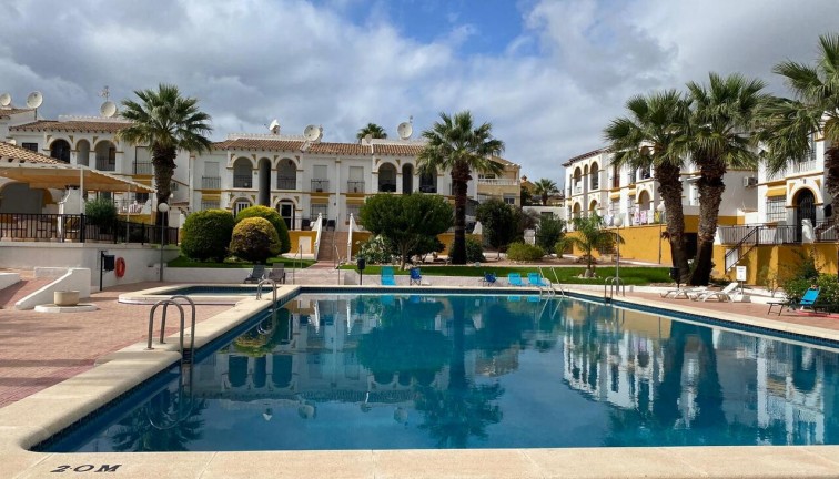 Resale - Apartment - Villamartín