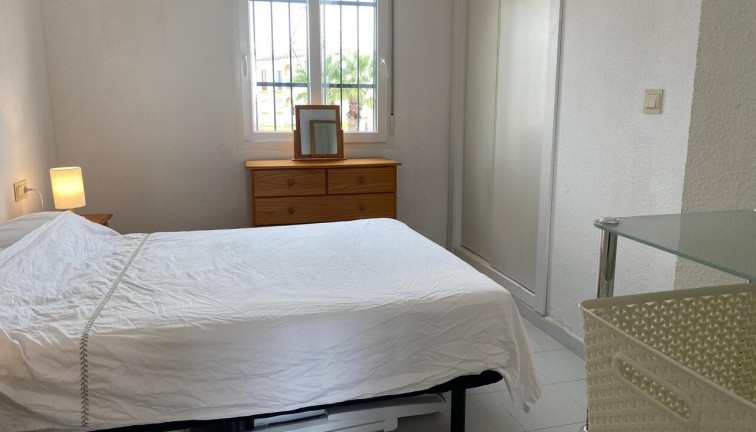 Resale - Apartment - Villamartín