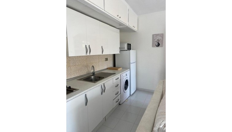 Resale - Apartment - Villamartín