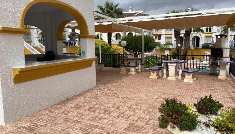 Resale - Apartment - Villamartín