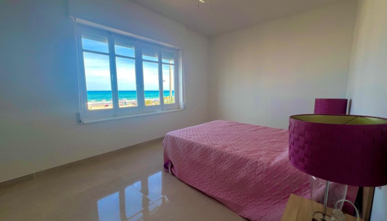 Resale - Villa / Semi detached - La Mata - LA MATA
