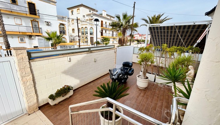 Resale - Chalet - Torrevieja - LA MATA