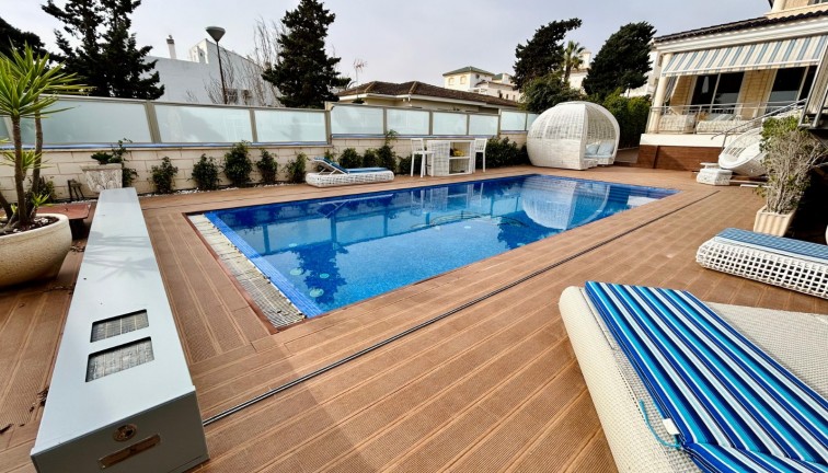 Resale - Chalet - Torrevieja - LA MATA