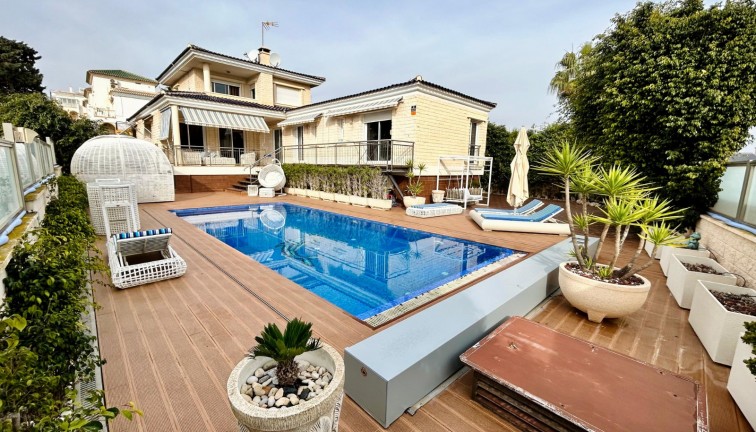 Resale - Chalet - Torrevieja - LA MATA