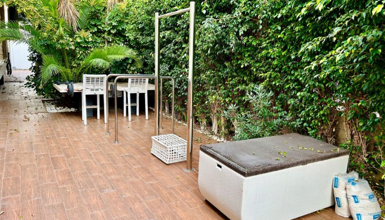 Resale - Chalet - Torrevieja - LA MATA