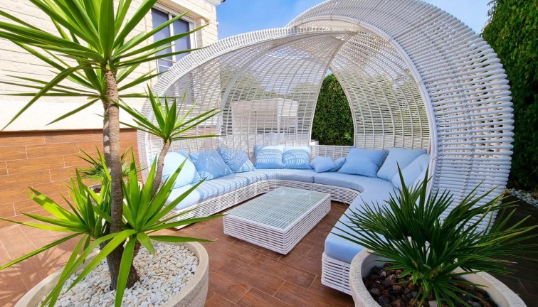 Resale - Chalet - Torrevieja - LA MATA