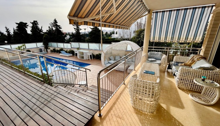 Resale - Chalet - Torrevieja - LA MATA