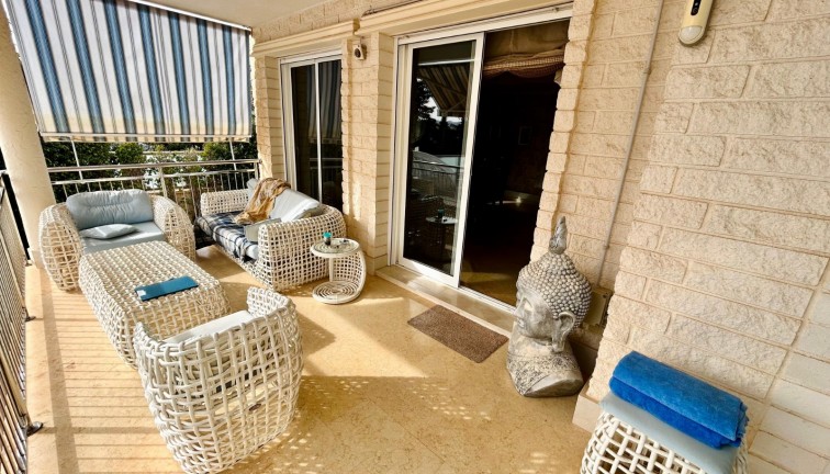 Resale - Chalet - Torrevieja - LA MATA