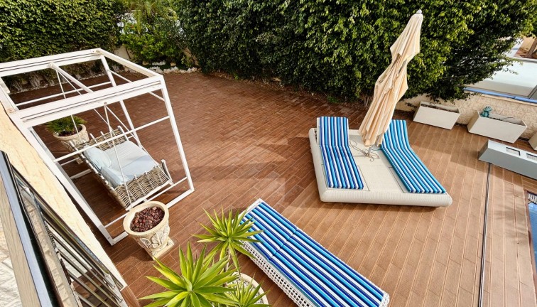 Resale - Chalet - Torrevieja - LA MATA