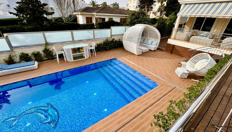 Resale - Chalet - Torrevieja - LA MATA