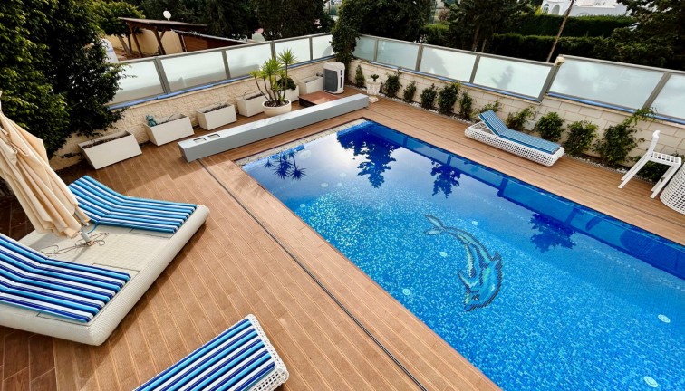 Resale - Chalet - Torrevieja - LA MATA