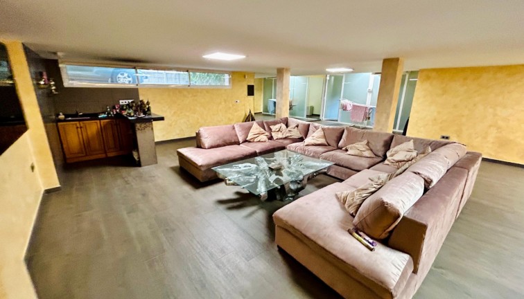 Resale - Chalet - Torrevieja - LA MATA