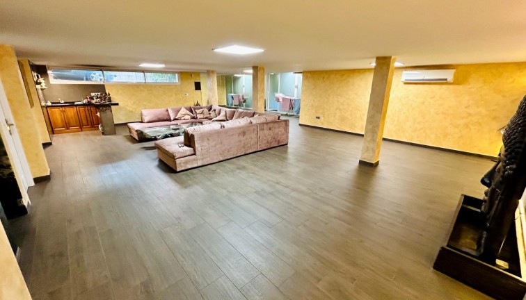 Resale - Chalet - Torrevieja - LA MATA