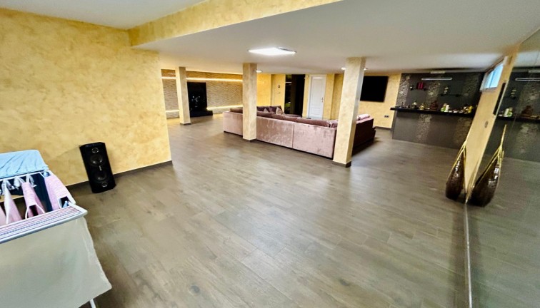 Resale - Chalet - Torrevieja - LA MATA