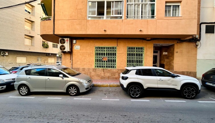 Jälleenmyynti - Liiketila - Torrevieja