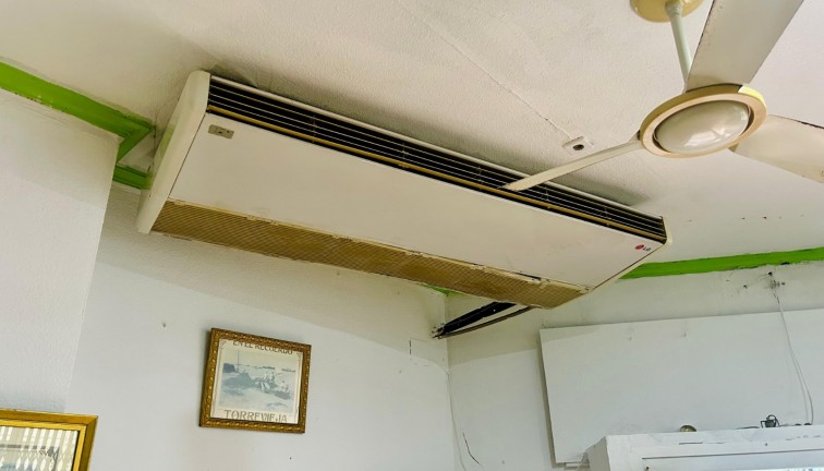 Jälleenmyynti - Liiketila - Torrevieja