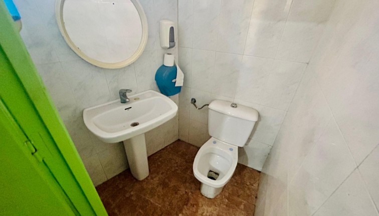 Jälleenmyynti - Liiketila - Torrevieja