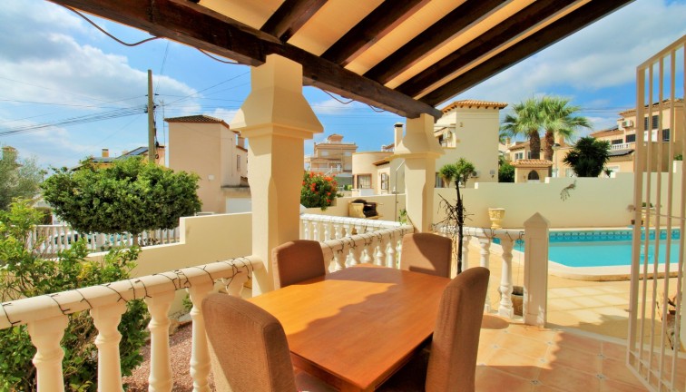 Jälleenmyynti - Erillistalo - Villamartín