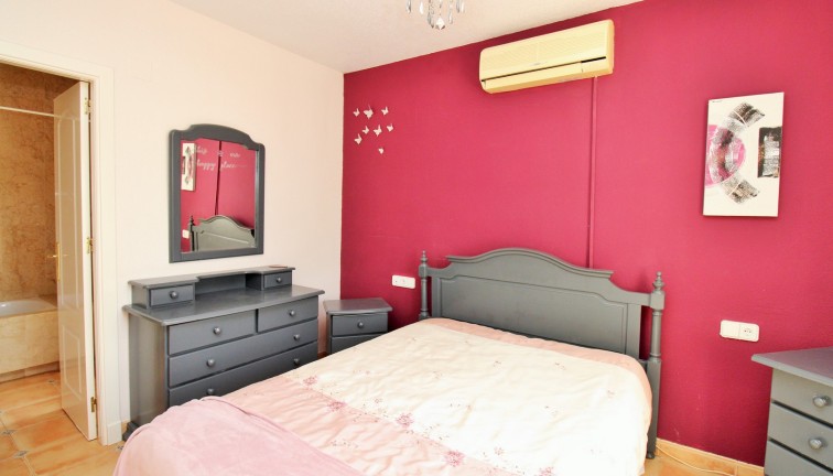 Jälleenmyynti - Erillistalo - Villamartín