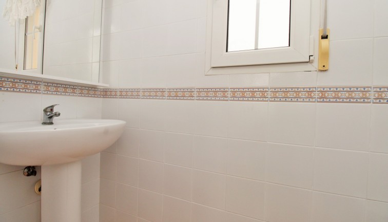 Jälleenmyynti - Erillistalo - Villamartín