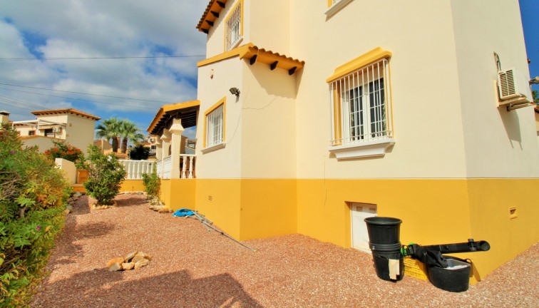 Jälleenmyynti - Erillistalo - Villamartín