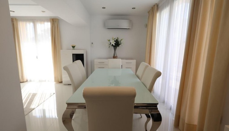 Jälleenmyynti - Erillistalo - Cabo Roig - Costa blanca