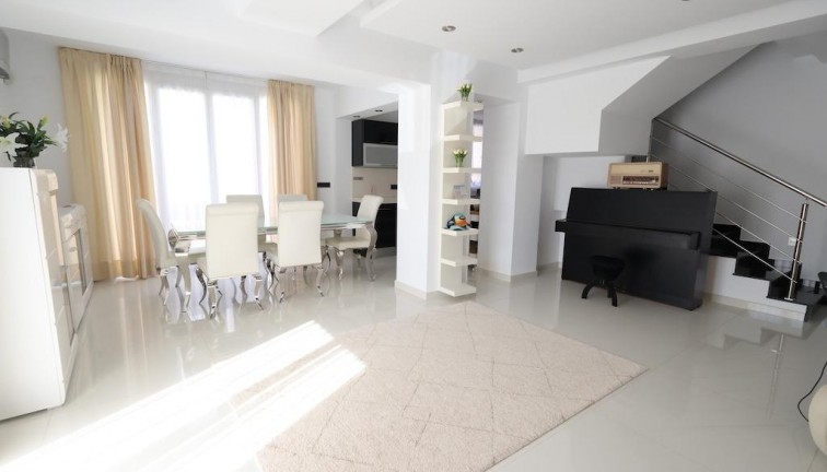 Jälleenmyynti - Erillistalo - Cabo Roig - Costa blanca