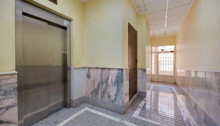 Reventa - Apartamento / piso - Torrevieja