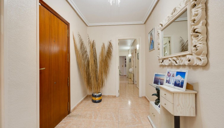 Resale - Apartment - Torrevieja