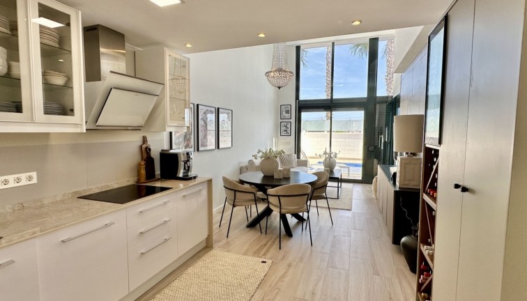 Resale - Chalet - Orihuela Costa - Lomas de Cabo Roig