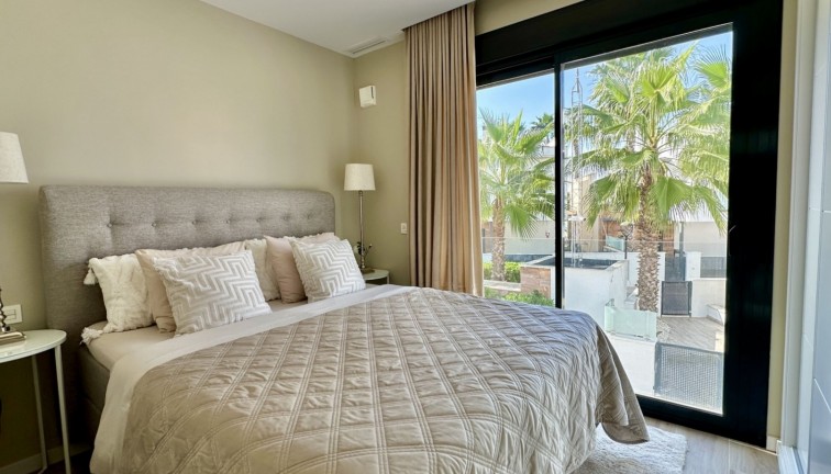 Resale - Chalet - Orihuela Costa - Lomas de Cabo Roig