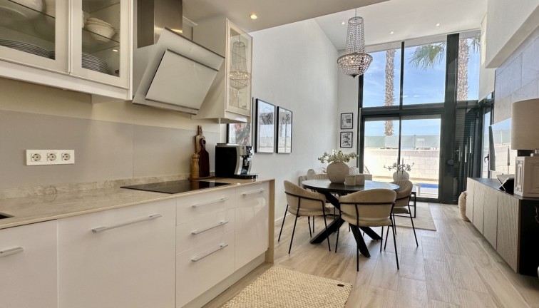 Resale - Chalet - Orihuela Costa - Lomas de Cabo Roig