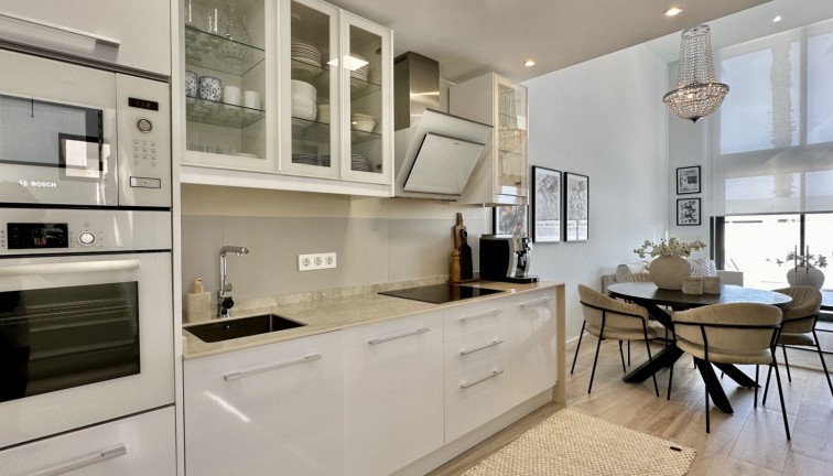 Resale - Chalet - Orihuela Costa - Lomas de Cabo Roig