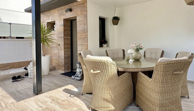 Resale - Chalet - Orihuela Costa - Lomas de Cabo Roig