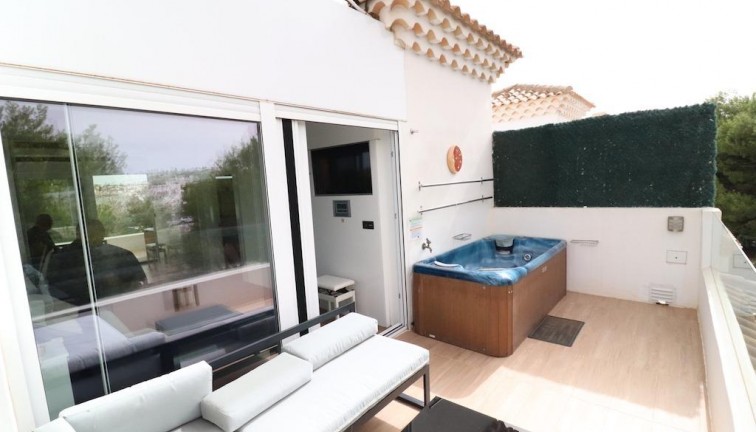 Resale - Chalet - Orihuela Costa - Montezenia