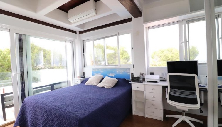 Resale - Chalet - Orihuela Costa - Montezenia