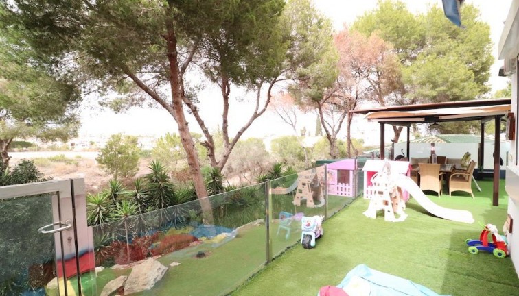 Resale - Chalet - Orihuela Costa - Montezenia