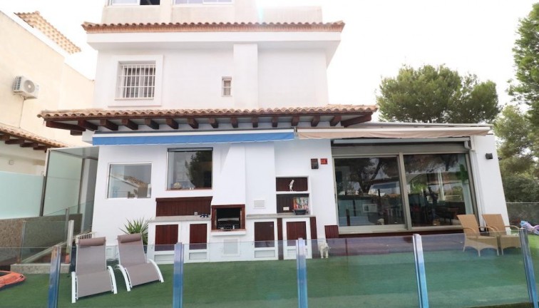 Resale - Chalet - Orihuela Costa - Montezenia
