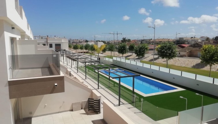 Obra nueva - Casa adosada - Pilar de la Horadada