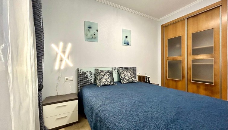 Resale - Apartment - Orihuela Costa - Campoamor