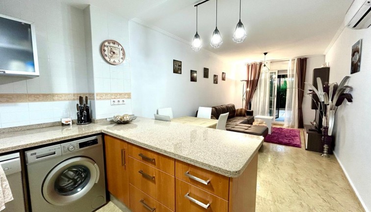 Resale - Apartment - Orihuela Costa - Campoamor